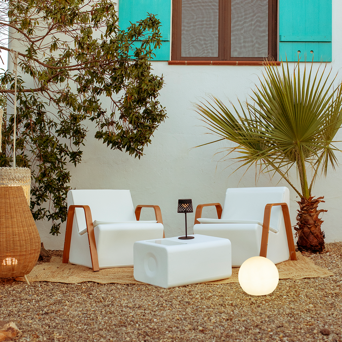 outdoor lighting in a garden