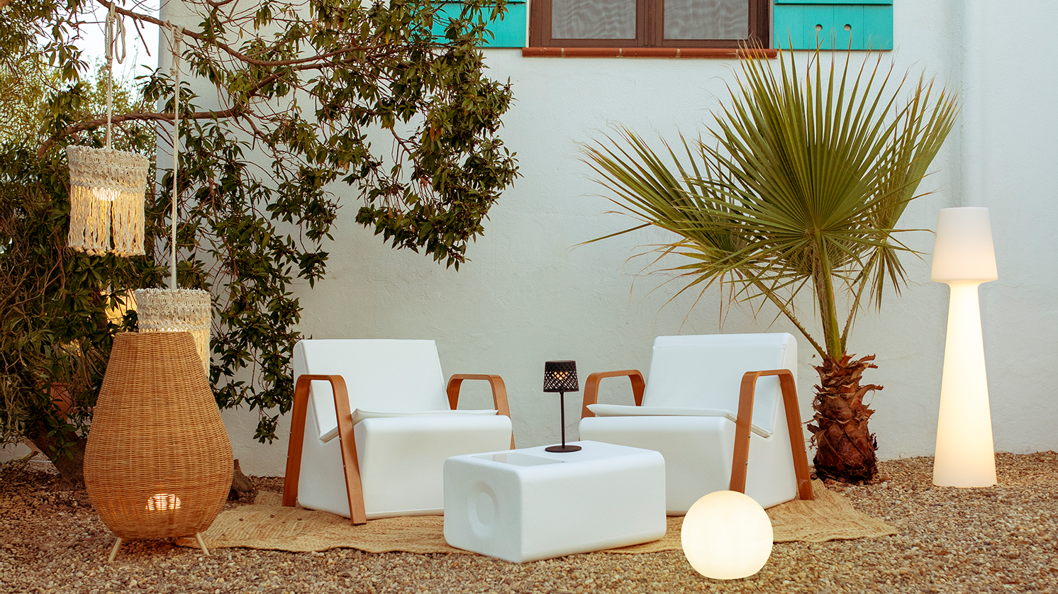 outdoor lighting in a garden