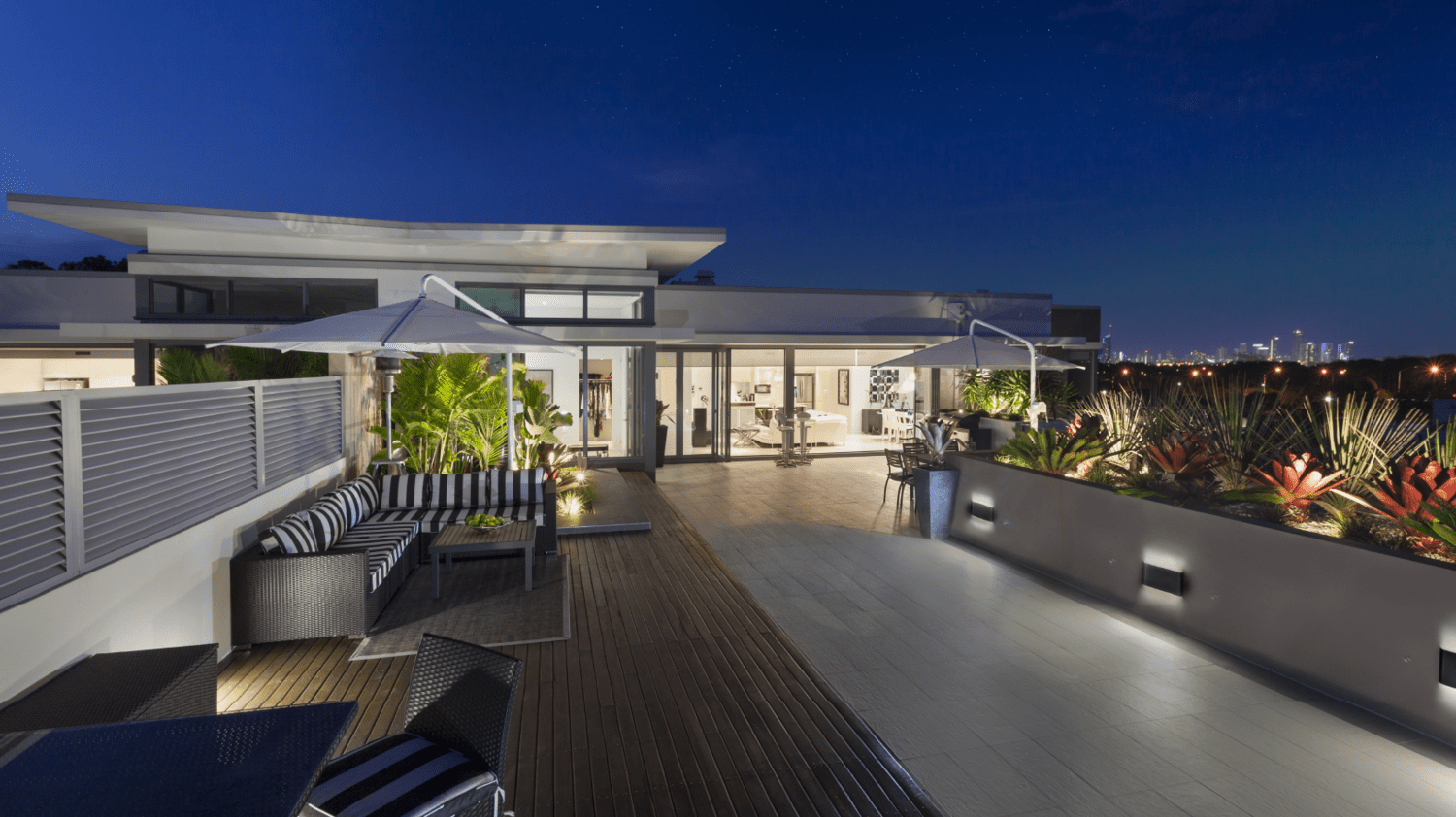 Outdoor Lighting - Illuminate Your Summer Garden | Montreal Lighting & Hardware
