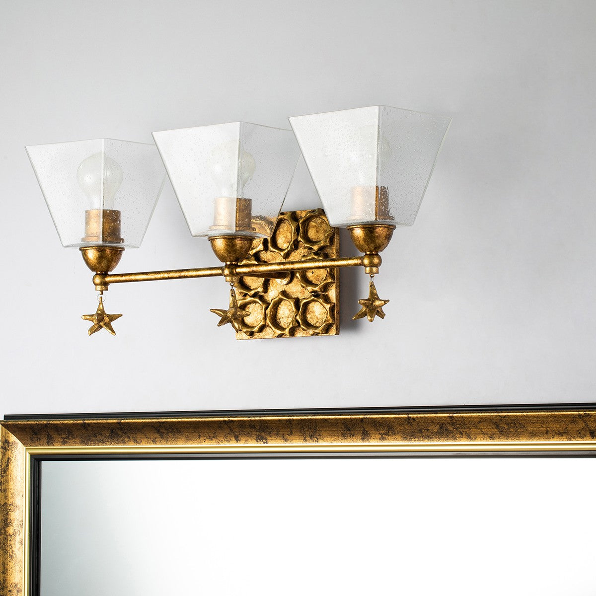 Lucas + McKearn - BB1002G-3 - Applique murale trois lumières - Étoile - Feuille d'or