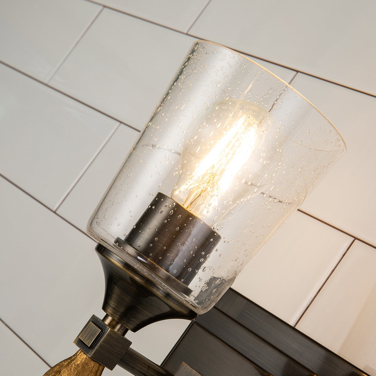 Lucas + McKearn - BB1022DB-1-F1G - Une lampe Murale - Vétiver - Bronze foncé
