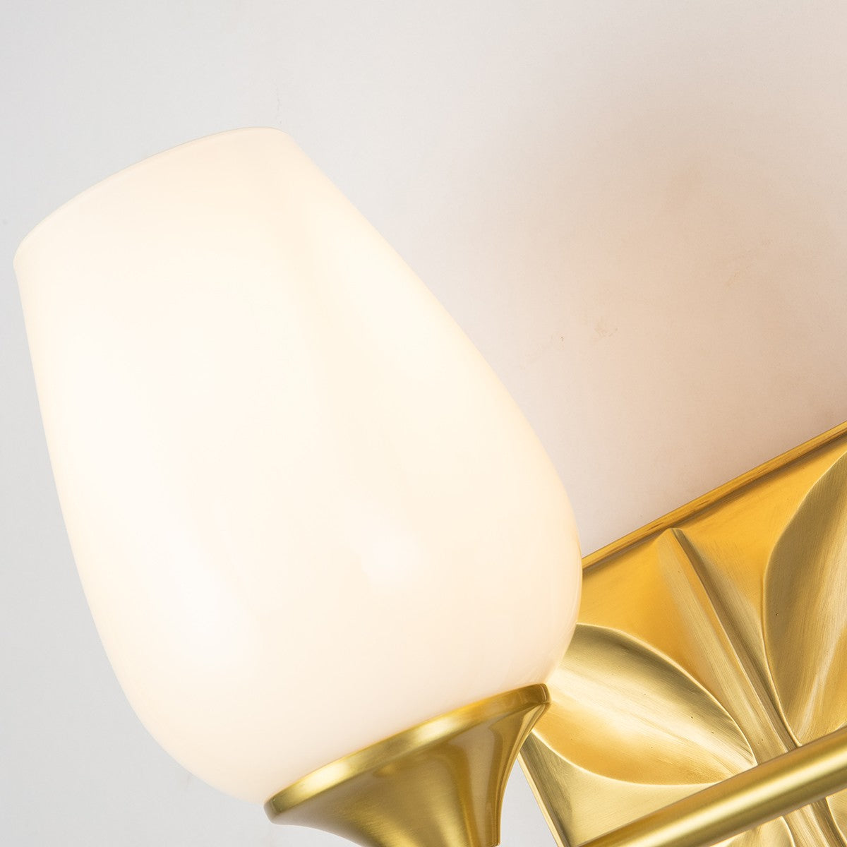 Lucas + McKearn - BB1300AGB-2 - Applique murale deux lumières - Epsilon - Laiton vieilli