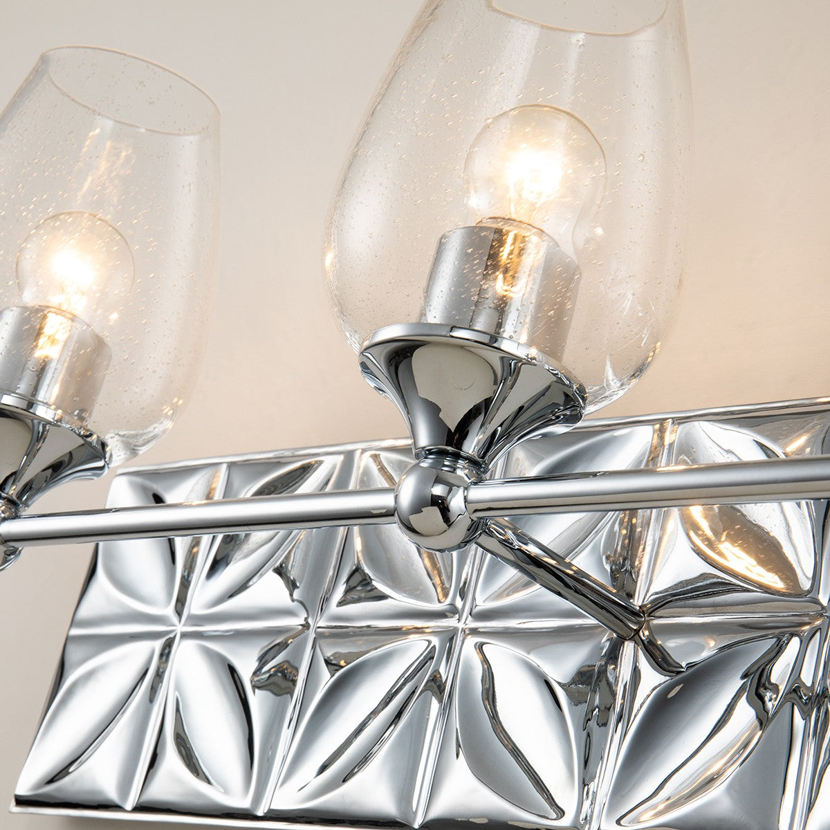 Lucas + McKearn - BB1300PC-3 - Applique murale à trois lumières - Epsilon - Chrome poli