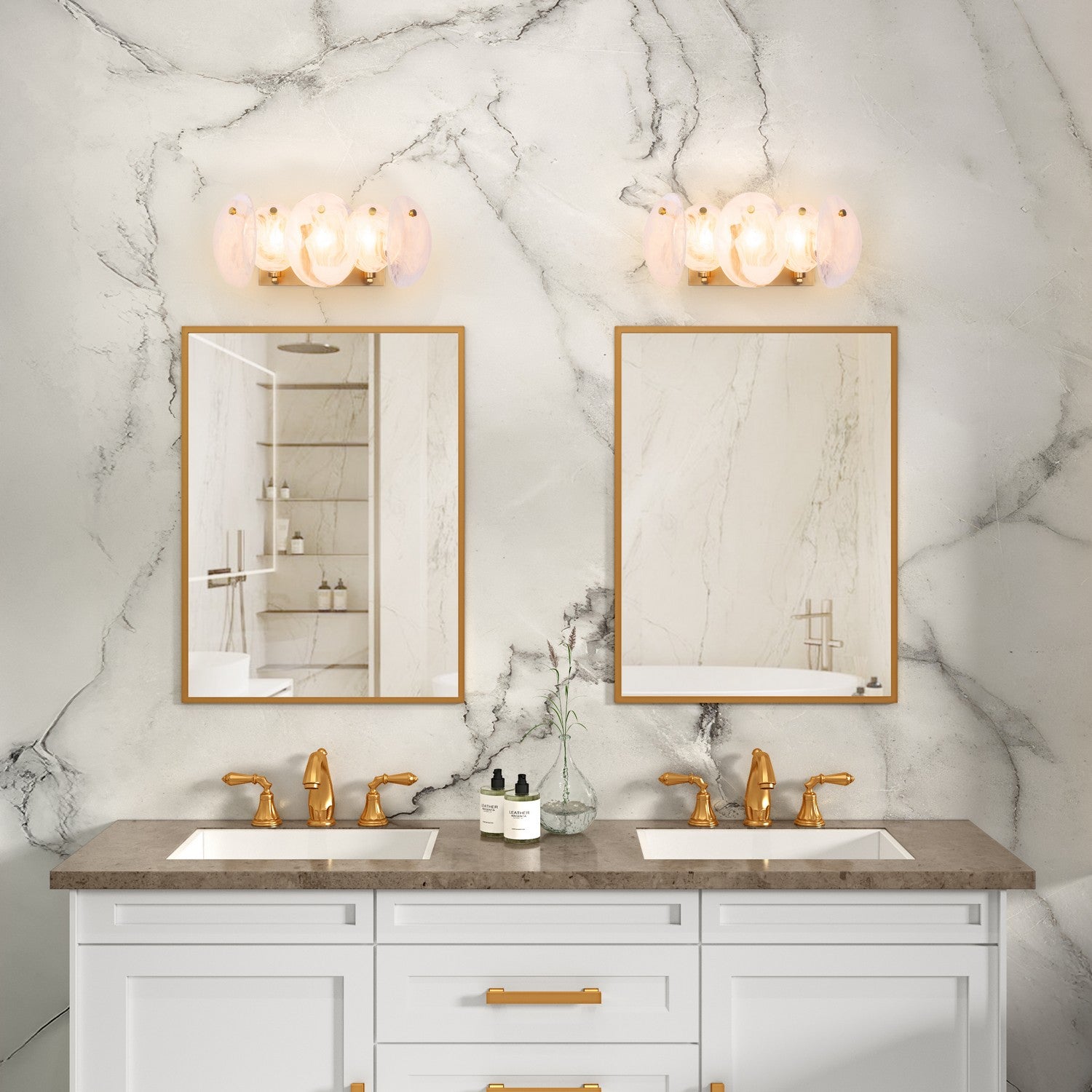Artcraft Canada - AC12213BR - Meuble-lavabo à trois lumières - Lily - Laiton brossé