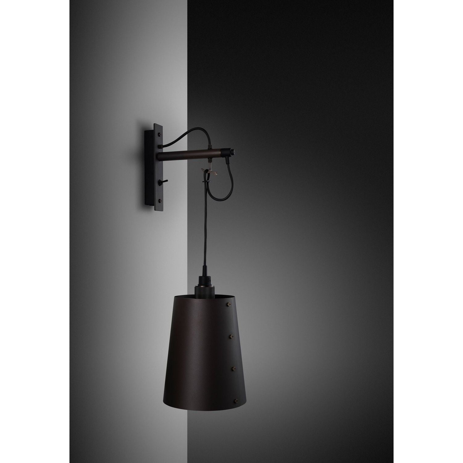 Buster + Punch - NHW-20509 - LED Murale - Bronze fumé