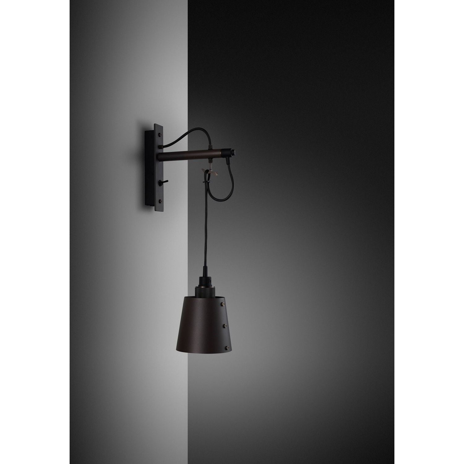 Buster + Punch - NHW-20515 - LED Murale - Bronze fumé
