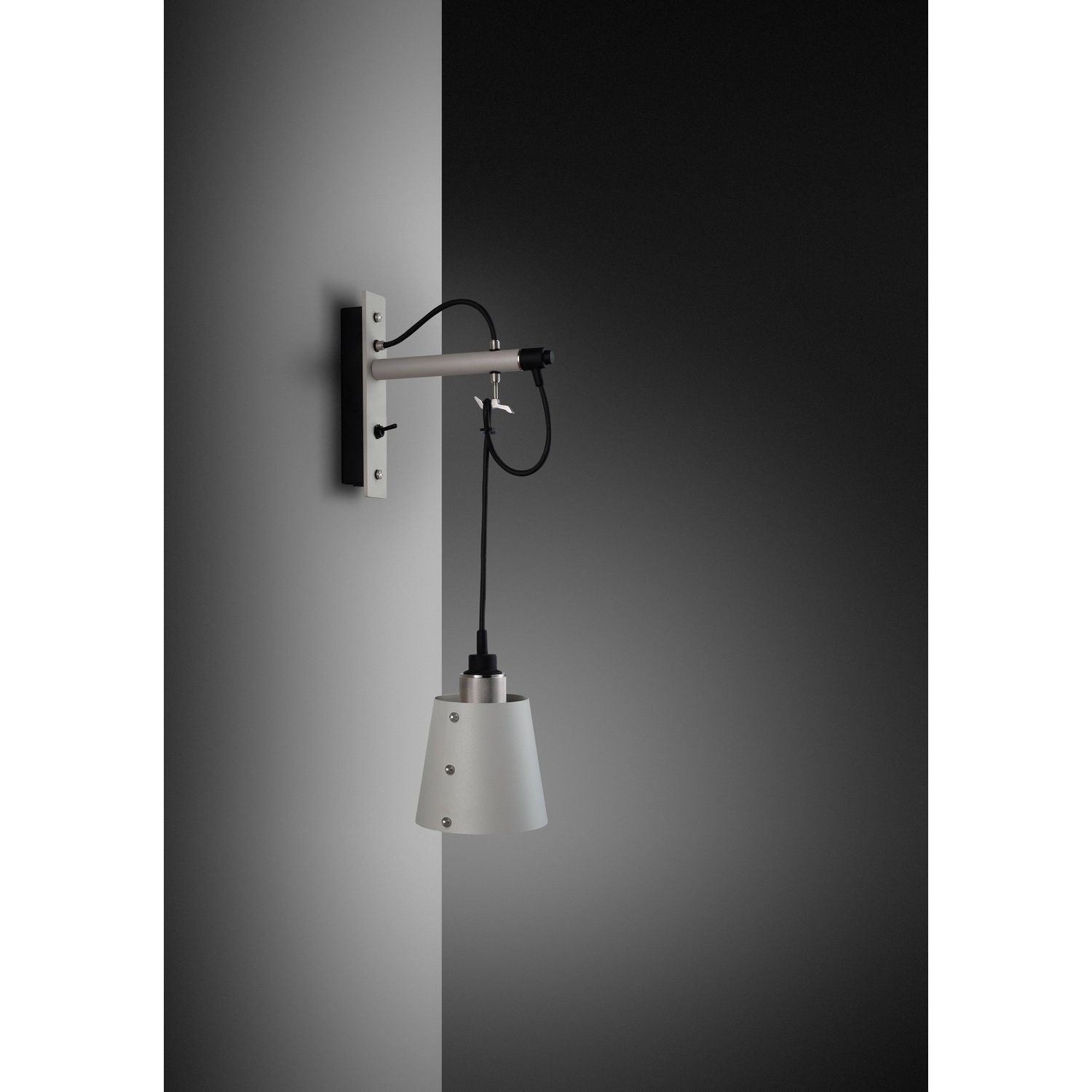 Buster + Punch - NHW-23519 - LED Murale - Acier
