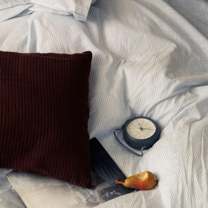 Horloge de table Arne Jacobsen 43694, style banquier, gris foncé