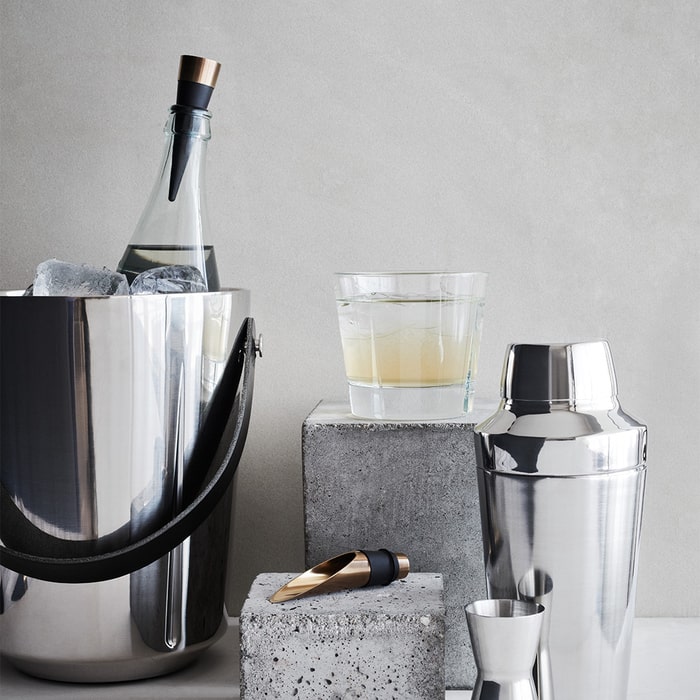 Rosendahl 18736 Grand Cru Wine Stopper and Pourer Patinated Set in Black/Patinated Steel