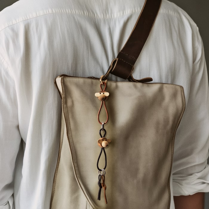Porte-clés singe Kay Bojesen 39806 en teck/limba argenté