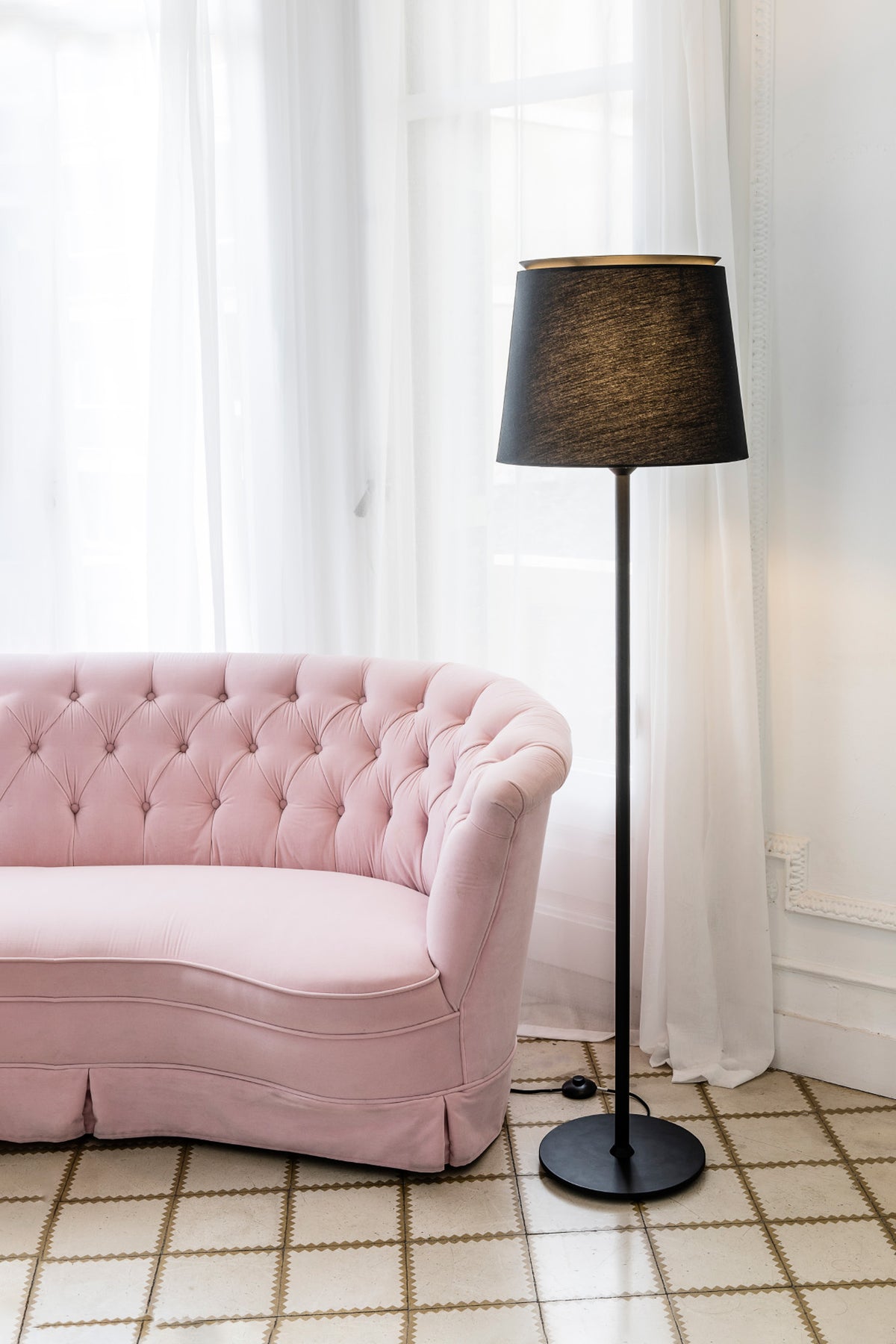 Faro Barcelona 20307-86-US Savoy Floor Lamp in Black/Black