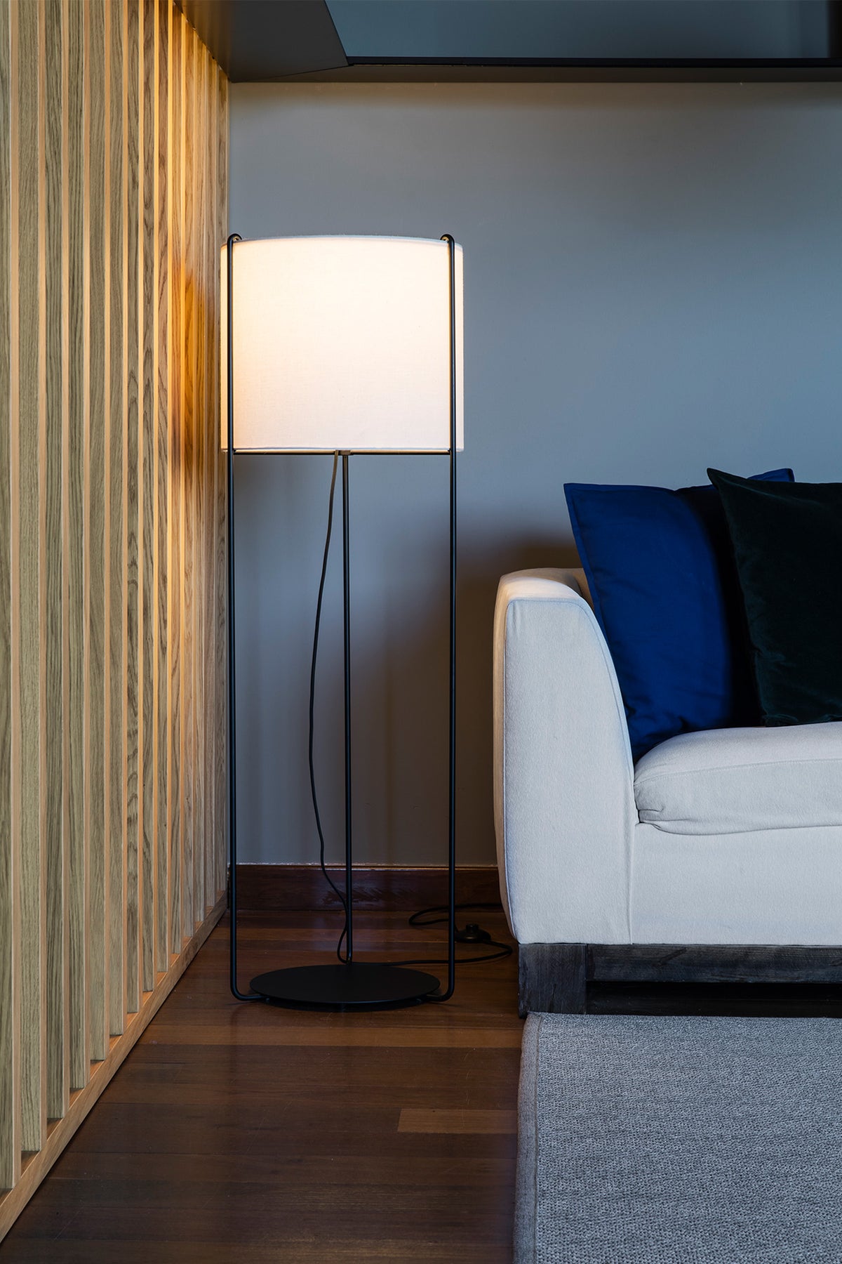 Faro Barcelona 24023-33-US Drum Floor Lamp in Black/Beige