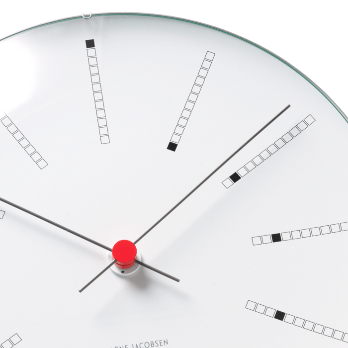 Horloge murale Arne Jacobsen Clocks 43640, modèle banquier, blanc/noir/rouge