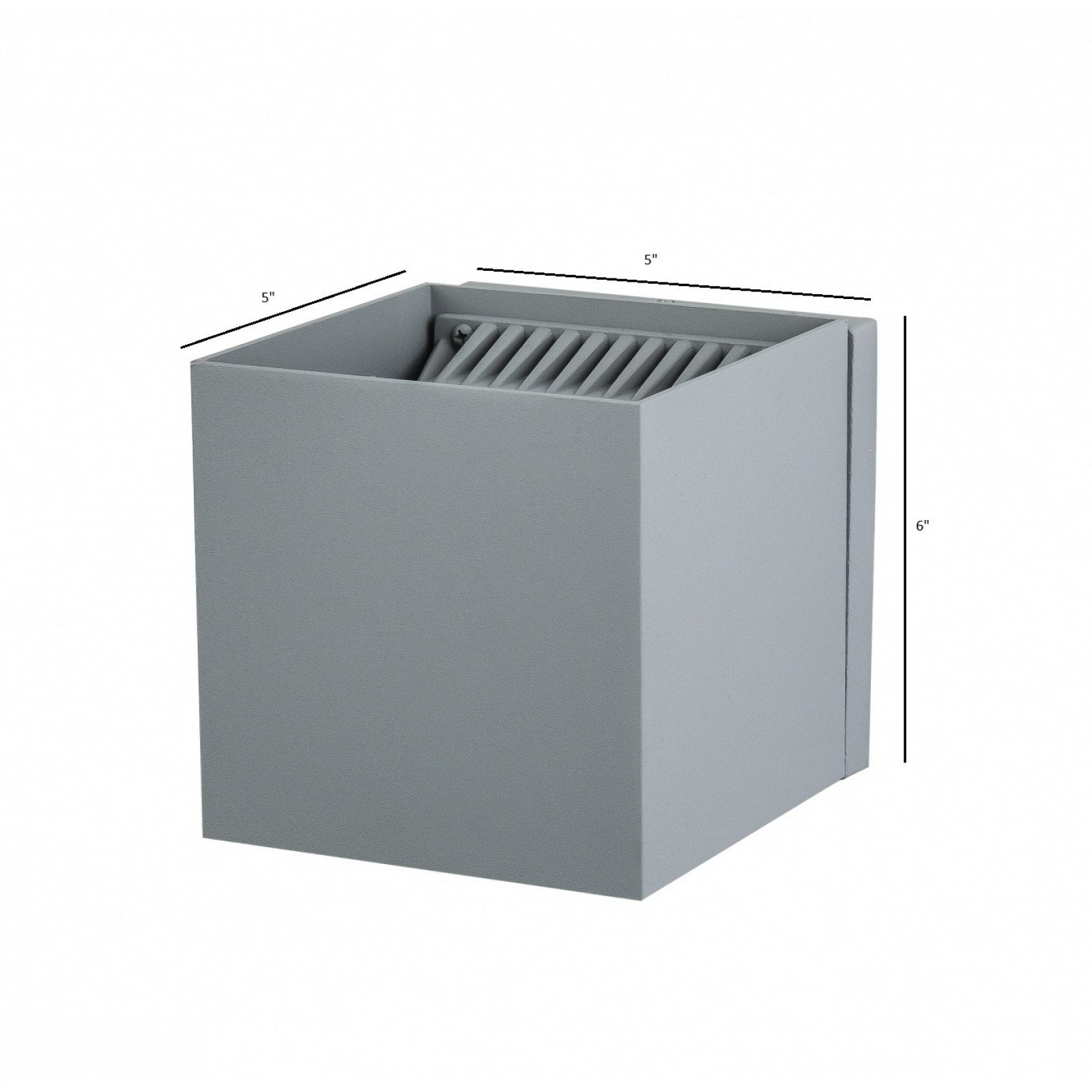 Cube LED 5"W Avenue Outdoor avec affichage haut/bas Murale Profil latéral AV9887-SLV — silhouette d'un cube argenté parfaitement carré contre le mur
