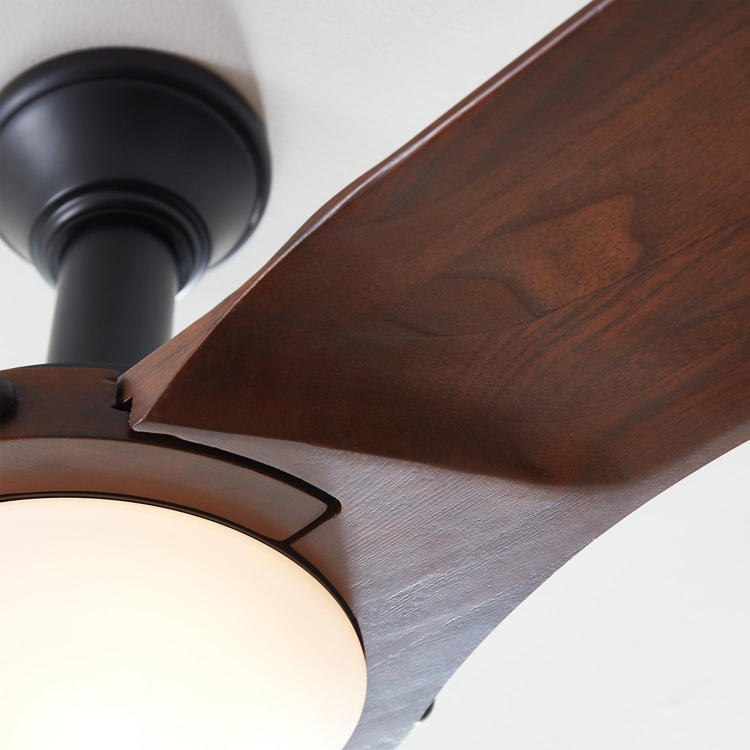 Montreal Luminaire & Quincaillerie 3MNLR56BKD-V1 Plafond minimaliste de 56 pouces Ventilateur