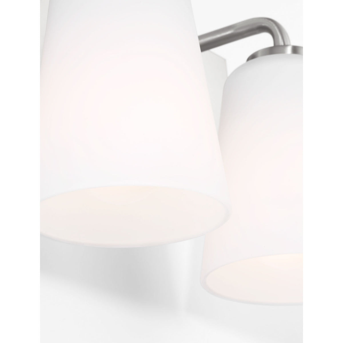 Projecteur de salle de bain à deux lumières Generation Lighting GLV1052BS Miles, modèle Miles.
