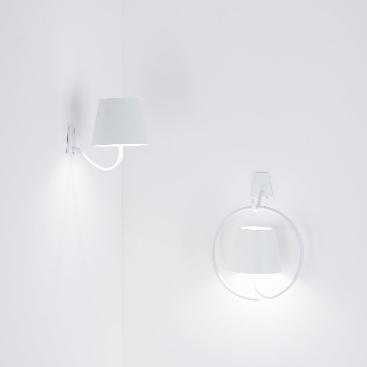 Zafferano America LD0689B4 Poldina Pro Wall Magnetic with Mounting Hook and Ring in White