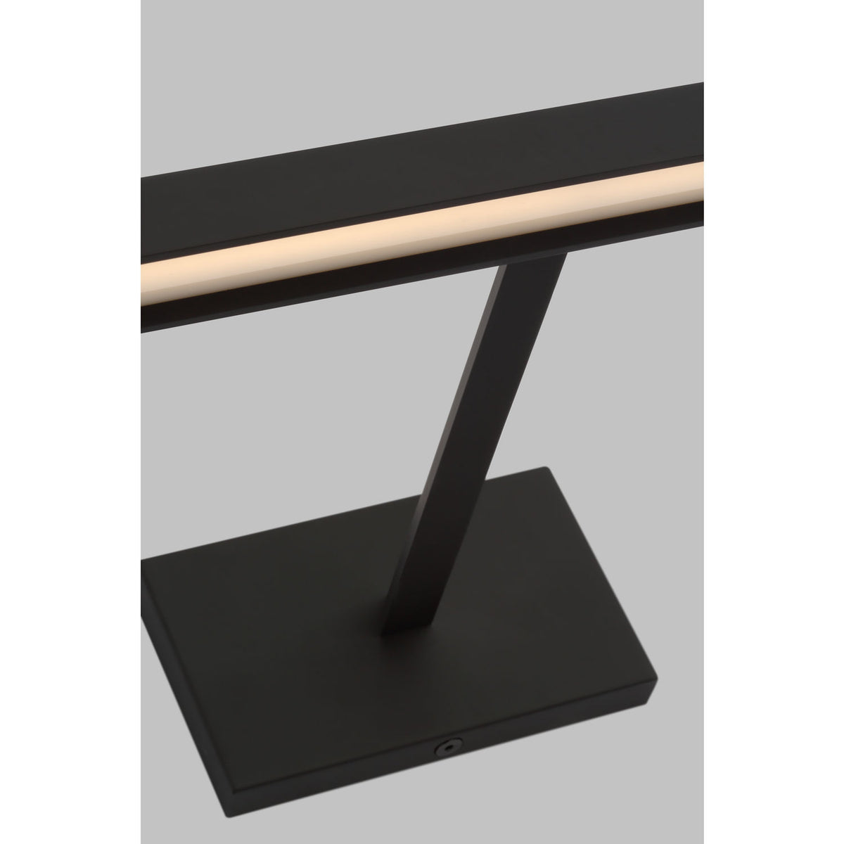 Lampe pour tableau Dessau 700DES24B-LED930 de la collection moderne Visual Comfort