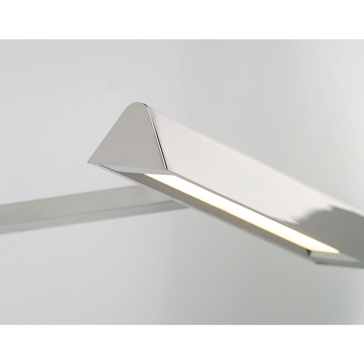 Lampe pour tableau Dessau 700DES8N-LED930 de la collection moderne Visual Comfort