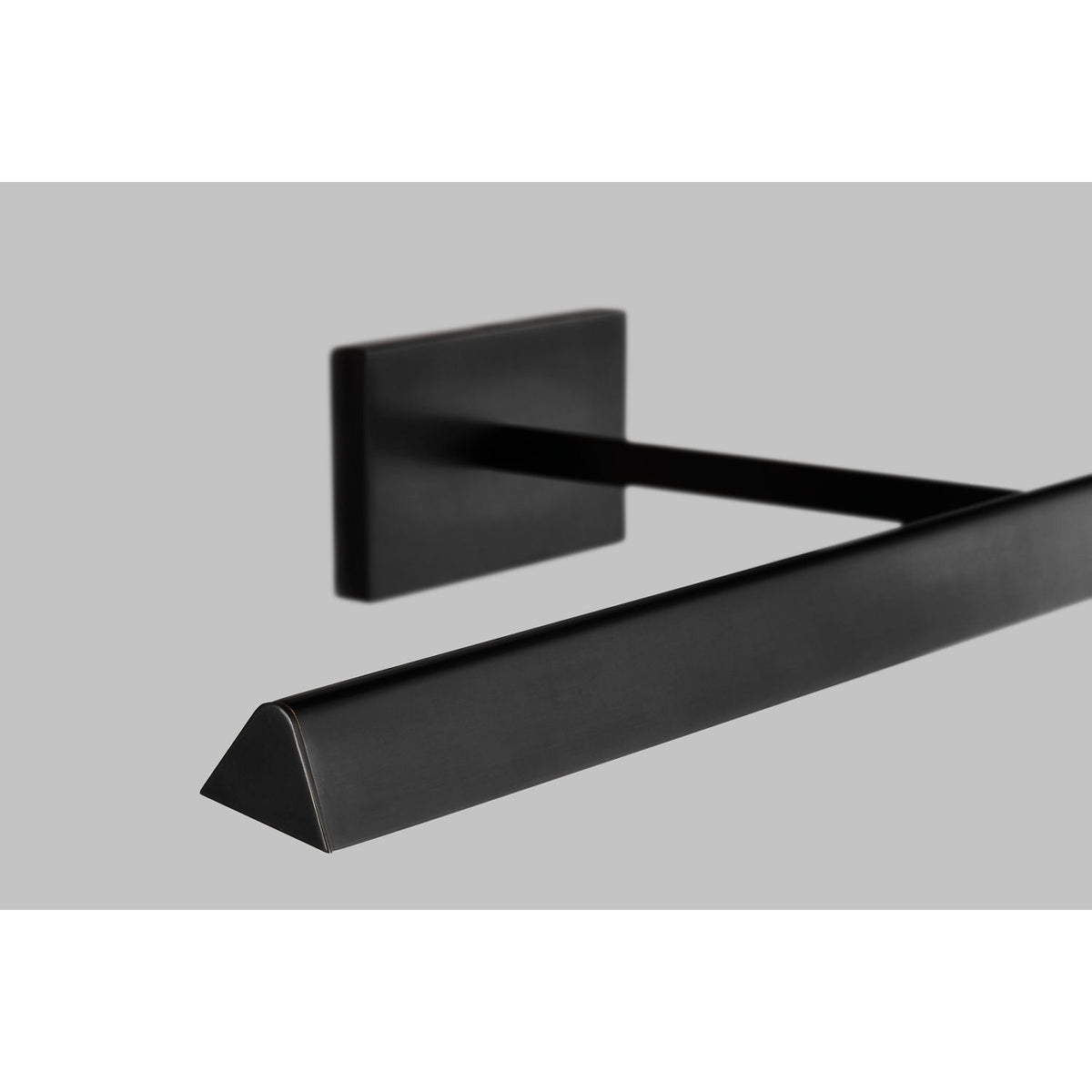 Lampe pour tableau Dessau 700DES24Z-LED930 de la collection moderne Visual Comfort
