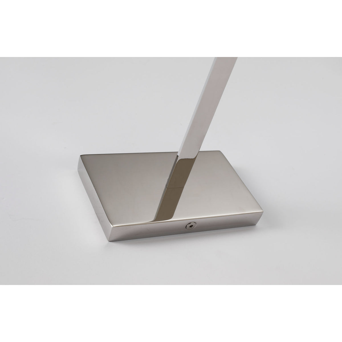 Lampe pour tableau Dessau 700DES36N-LED930 de la collection Visual Comfort Modern