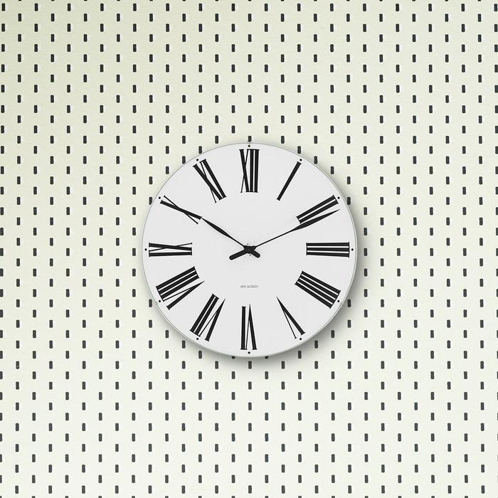 Horloge murale romaine Arne Jacobsen Clocks 43622, blanche et noire