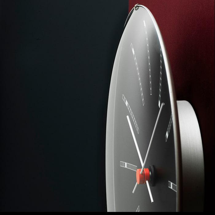 Horloge murale Arne Jacobsen Clocks 43646 de style banquier, noire