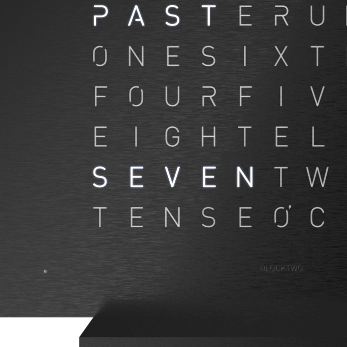 QLOCKTWO T4BLSSBL QLOCKTWO EARTH 13.5 Noir profond