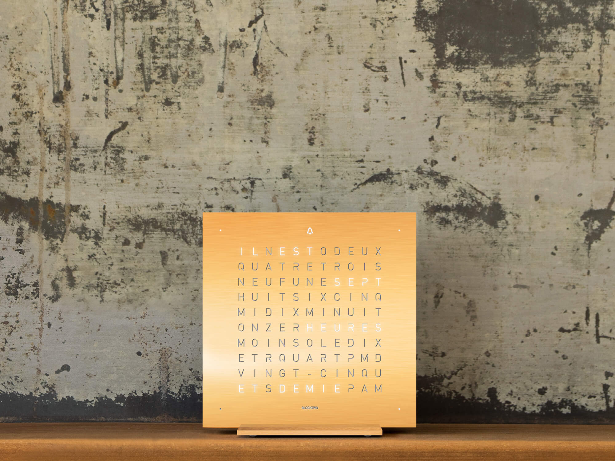QLOCKTWO T4GGD QLOCKTWO EARTH 13.5 Légende Dorée