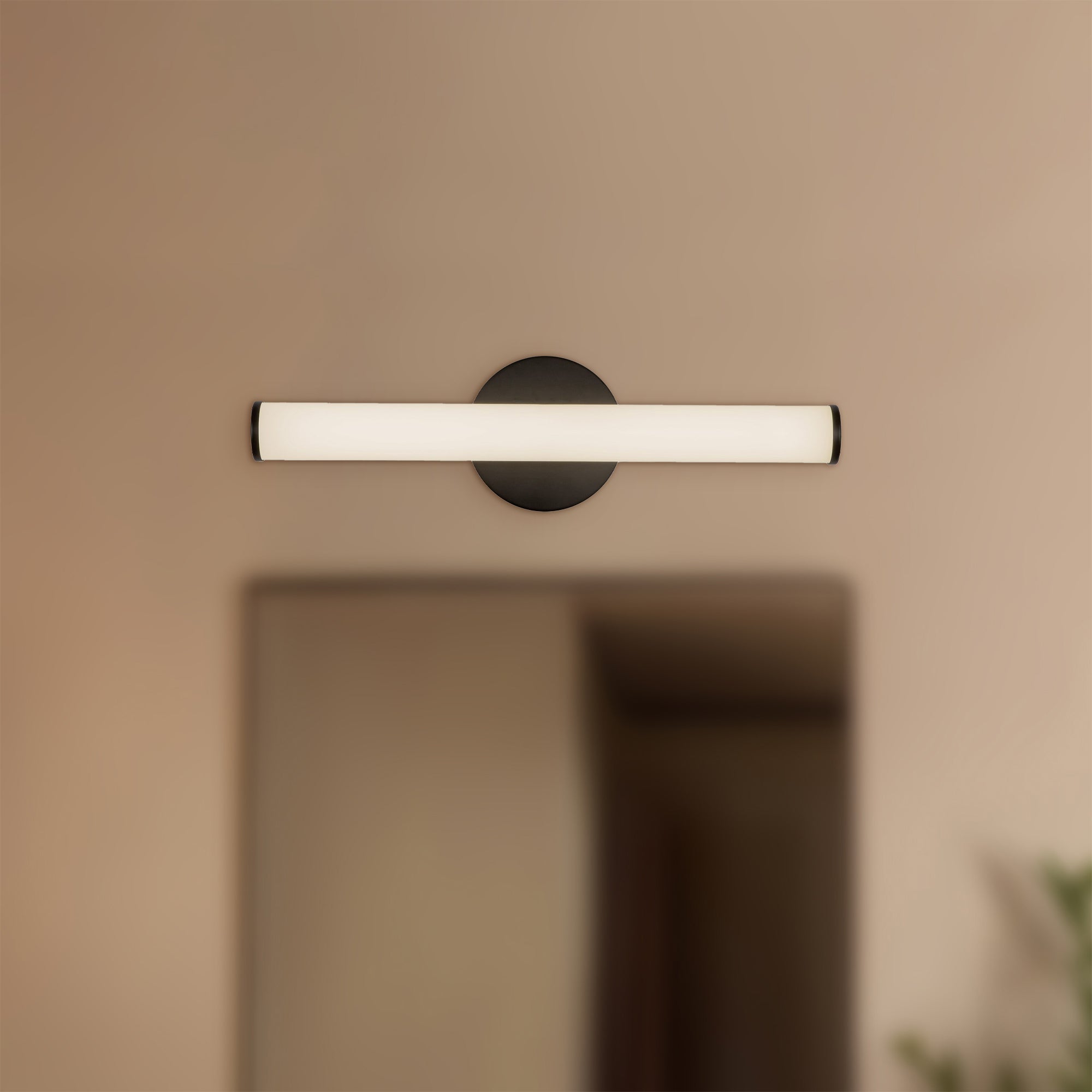 Applique murale et de salle de bain Tectra WS18-044A-BK de Kuzco Lighting