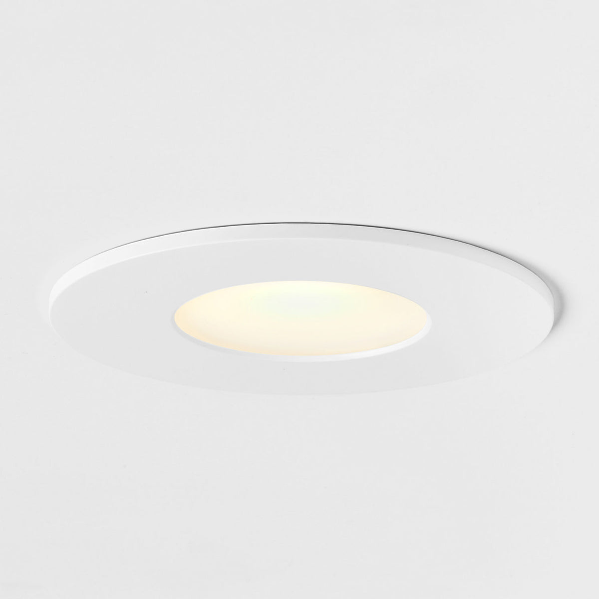 Generation Lighting AV4FR-5CCT-WT Avara 4" Flat Round LED Downlight
