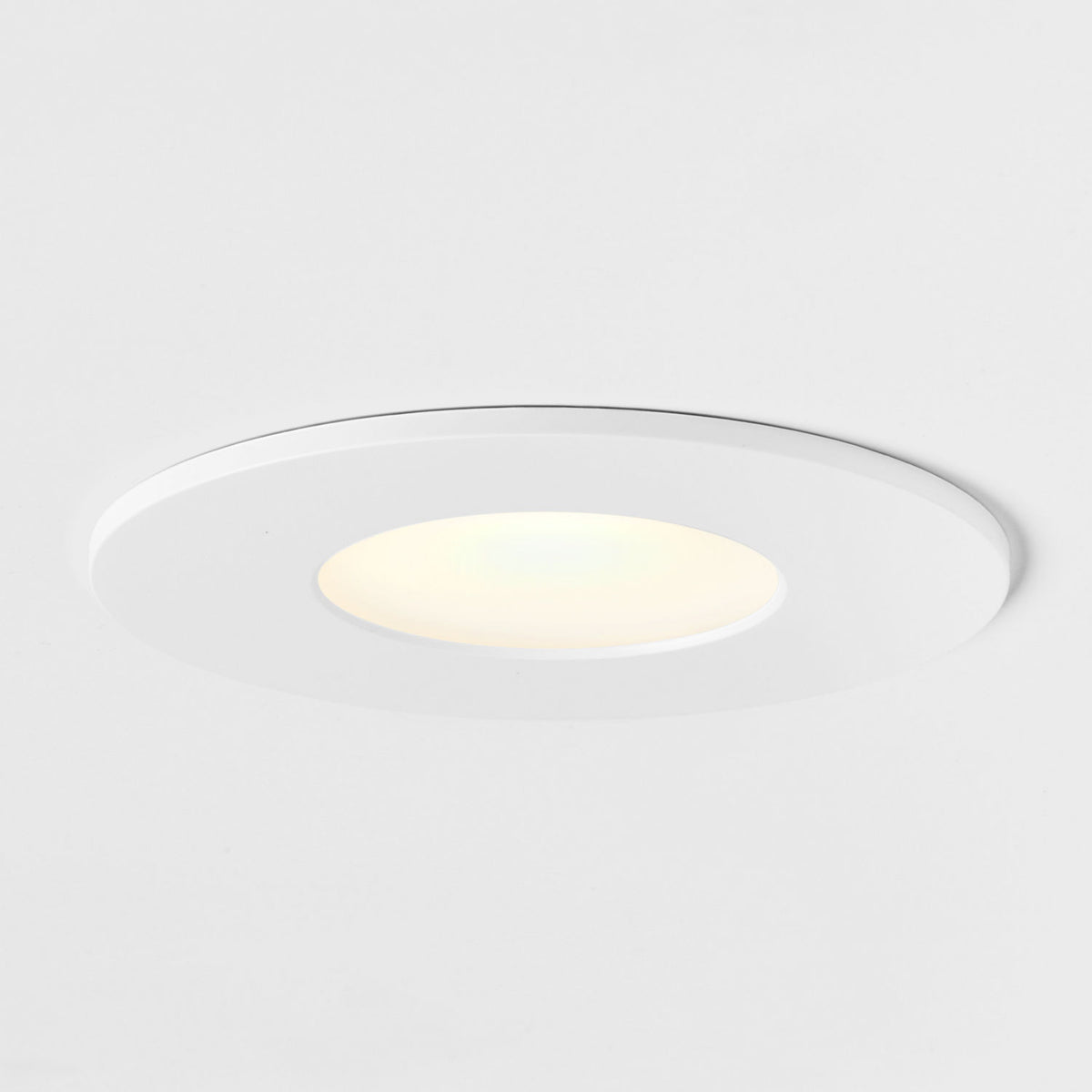 Generation Lighting AV4FR-5CCT-WT Avara 4" Flat Round LED Downlight