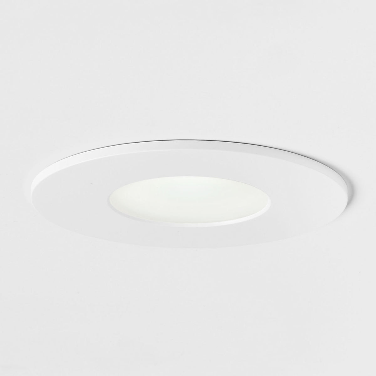 Generation Lighting AV4FR-5CCT-WT Avara 4" Flat Round LED Downlight
