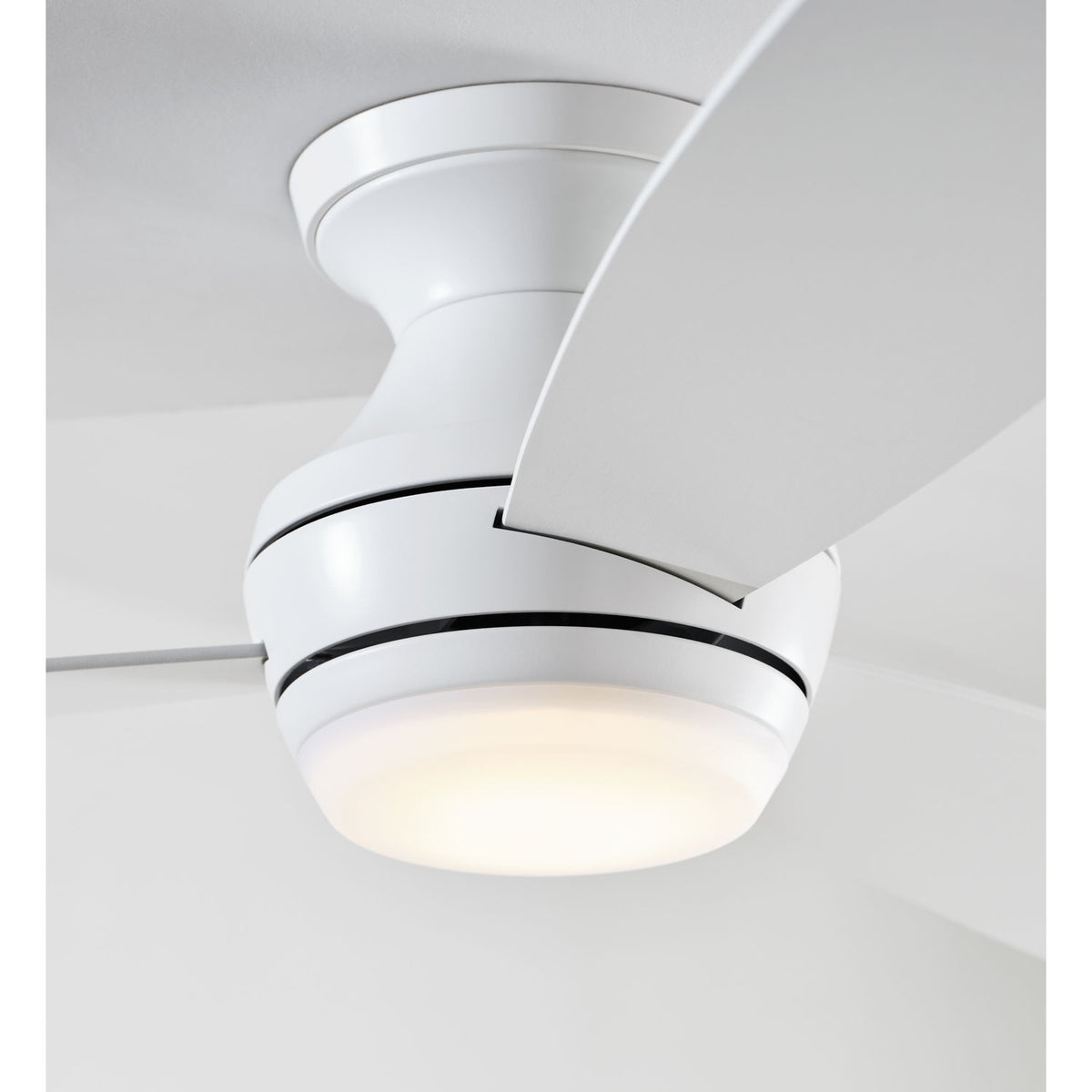 Confort visuel Ventilateur Collection 3IKR52RZWD Ikon Plafonnier semi-encastré LED 52" Ventilateur