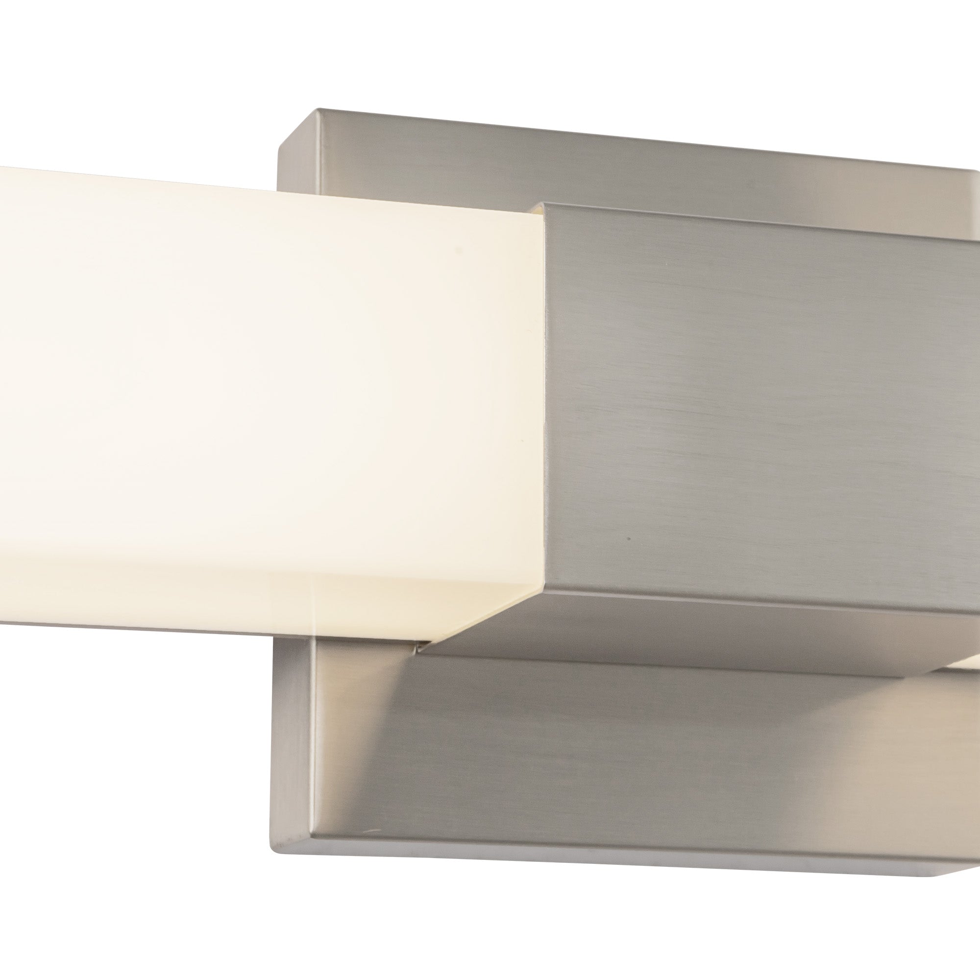 Applique murale et de coiffeuse Vivi WS36-018-BN de Kuzco Lighting