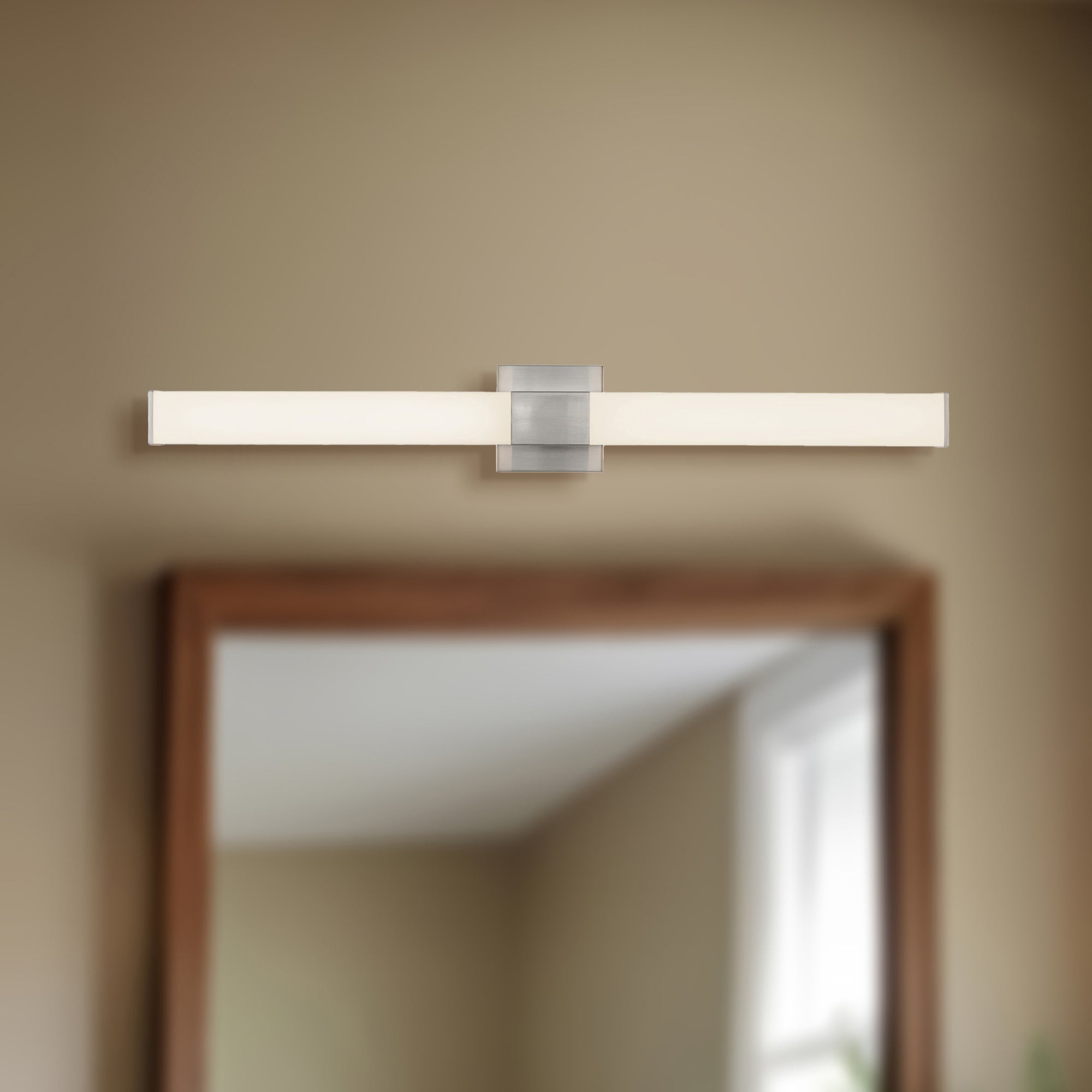 Applique murale et de coiffeuse Vivi WS36-018-BN de Kuzco Lighting