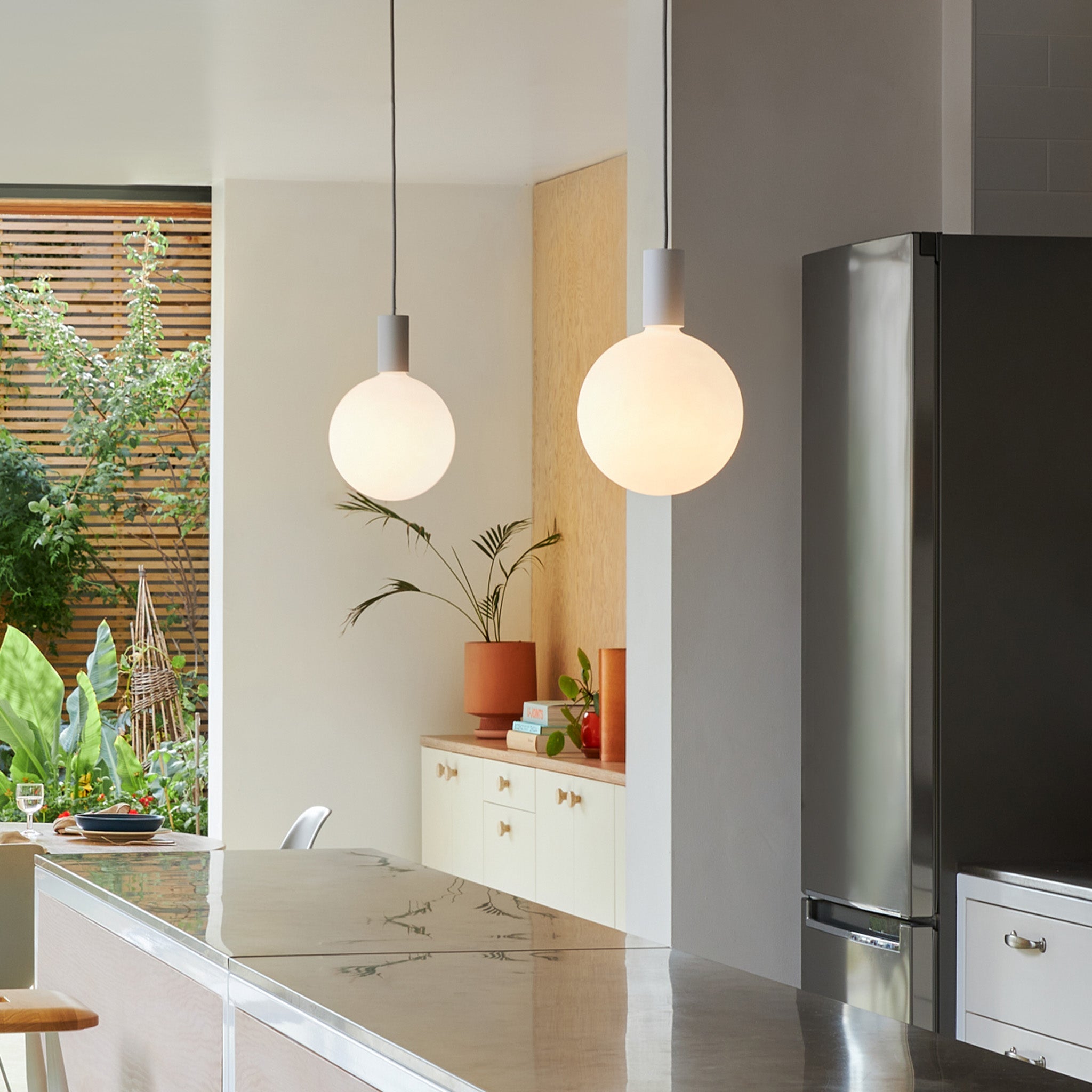 Tala SPHR-V-SET-ALM-01-US Alumina Single Pendant + Sphere V in Chalk