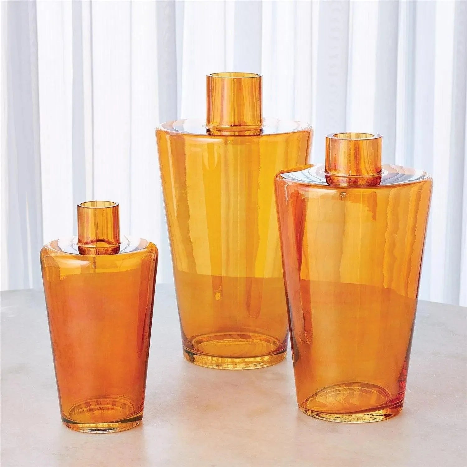 Global Views - Shoulder Vase - 6.60522 | Montreal Lighting & Hardware