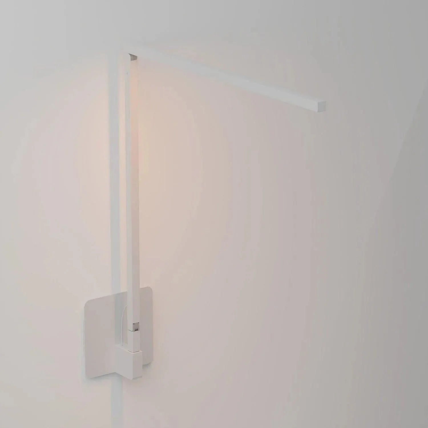 Koncept - Z-Bar Solo LED Desk Lamp Gen 4 - ZBD1000-W-MWT-HWS | Montreal Lighting & Hardware