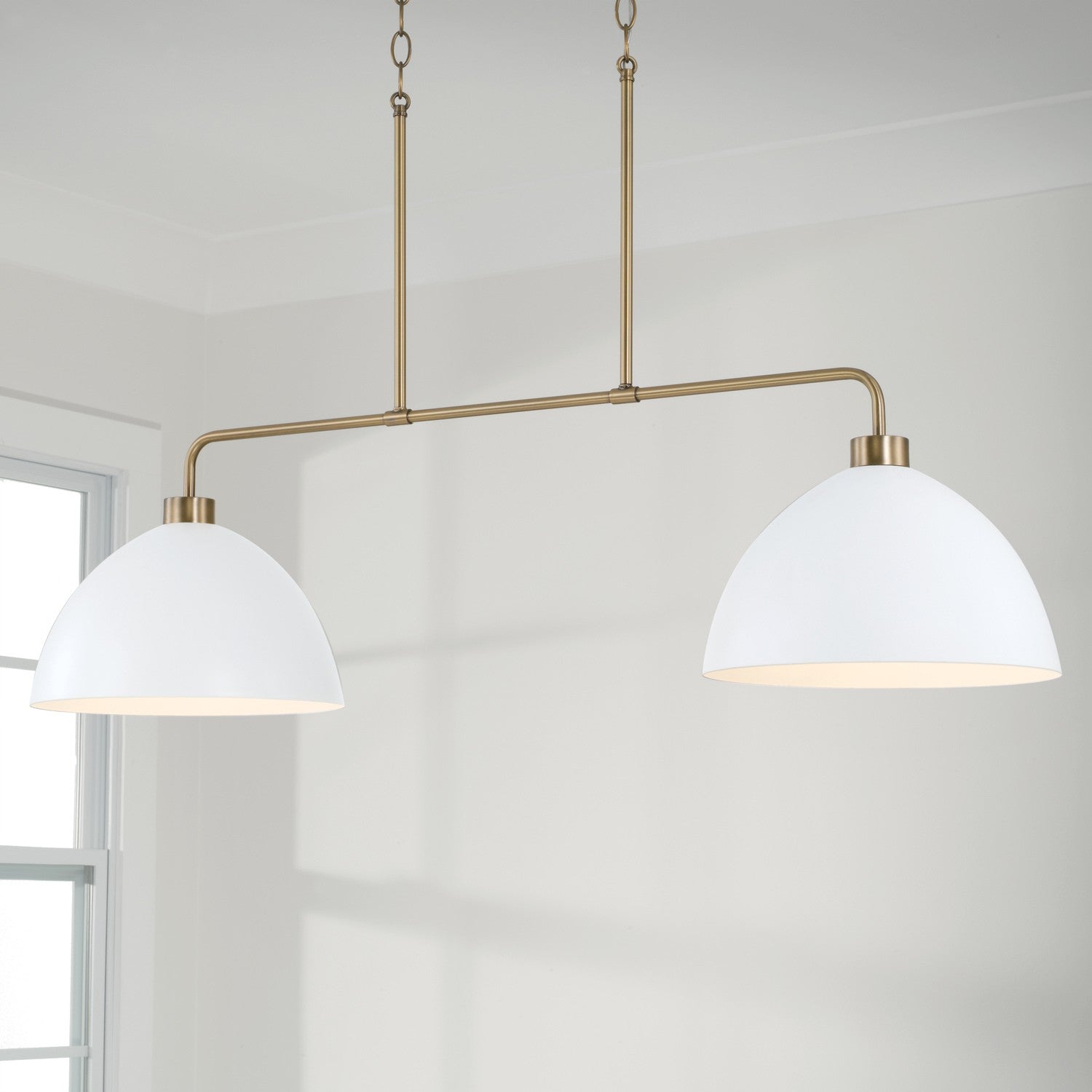 Éclairage Capital Lighting - 852021AW - Îlot lumineux à deux lampes Suspension - Ross - Laiton vieilli et blanc