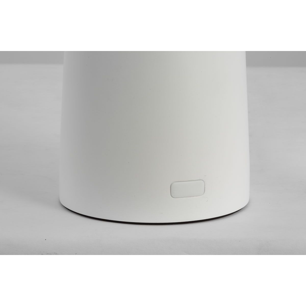 Visual Comfort Modern - SLTB56927W - LED Table Lamp - Sesa - Matte White