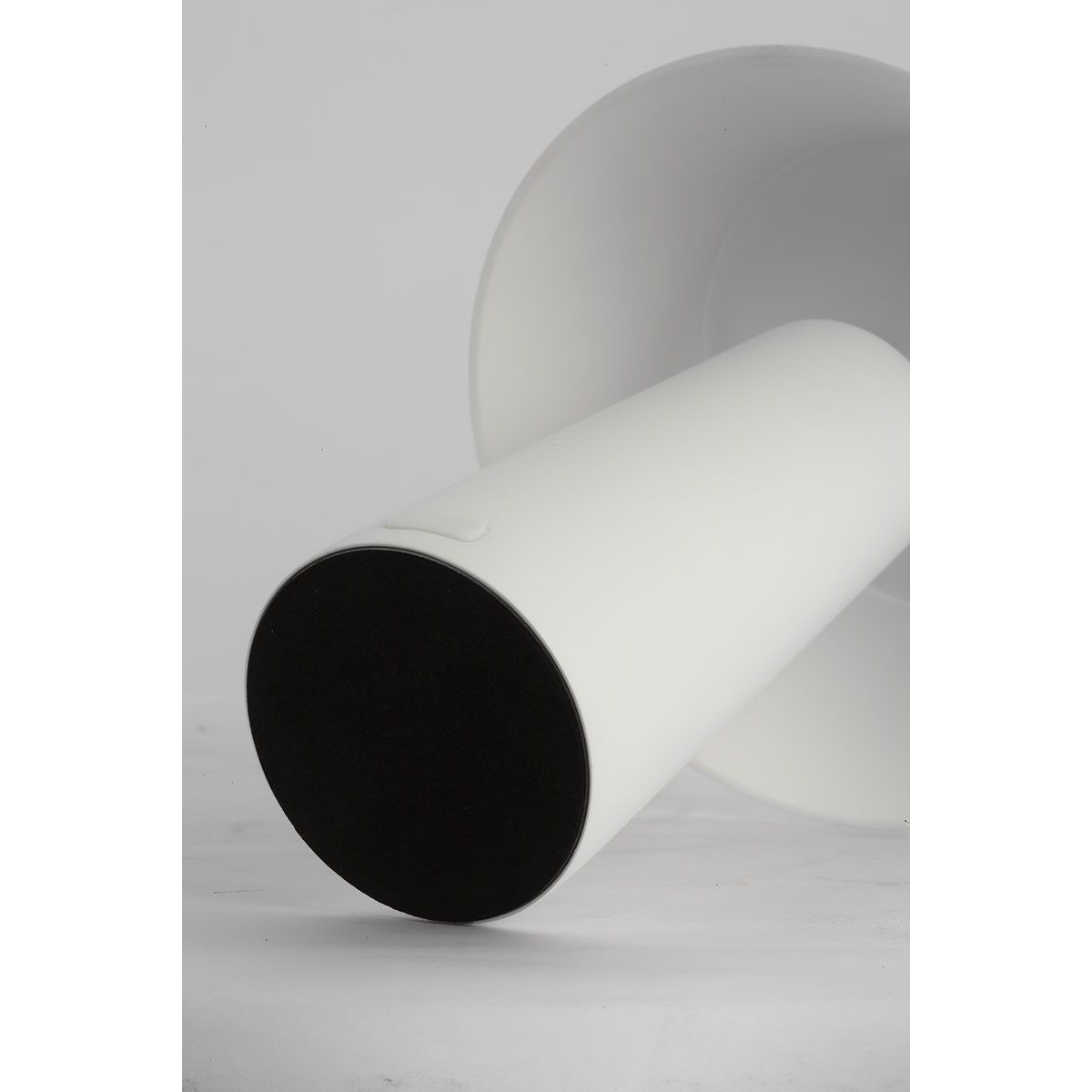 Visual Comfort Modern - SLTB25727W - LED Table Lamp - Sesa - Matte White