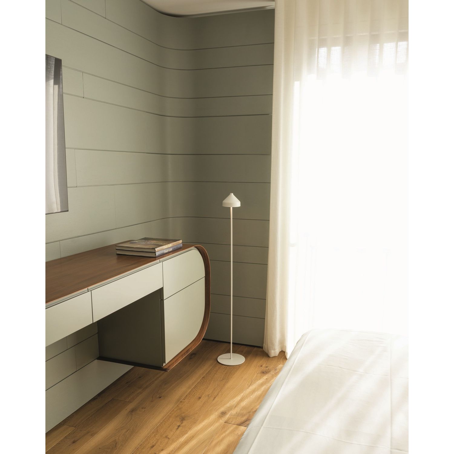Zafferano - LD1096B3 - LED Floor Lamp - Amelie - White