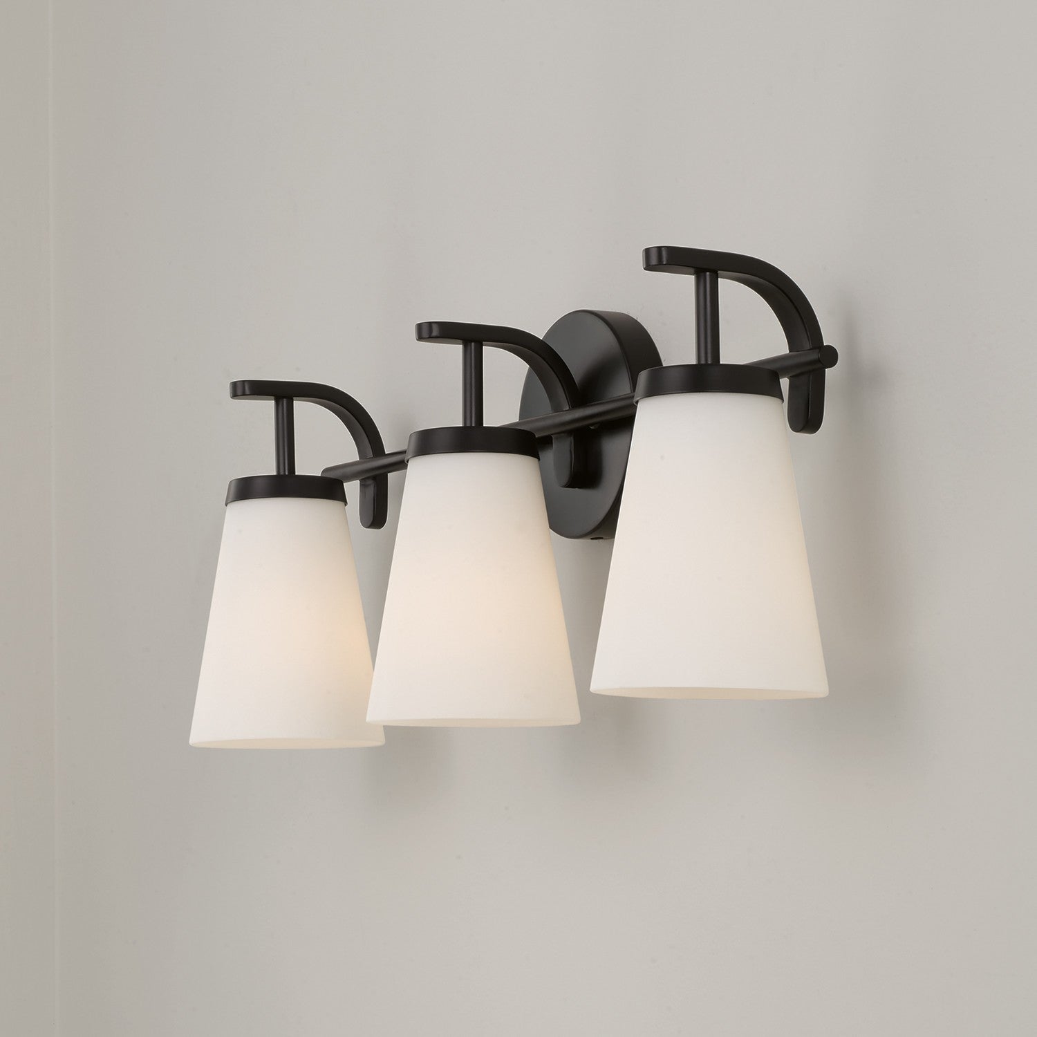 Éclairage Capital Lighting - 161031MB-660 - Applique murale à trois lumières - Drake - Noir mat