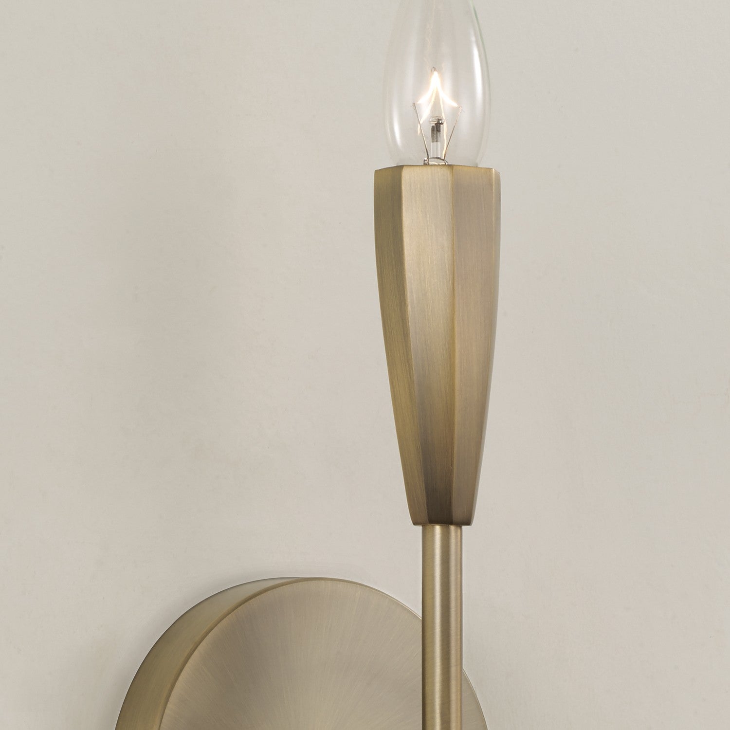 Éclairage Capital - 660411ANB - Une lampe Murale - Palmer - Laiton vieilli
