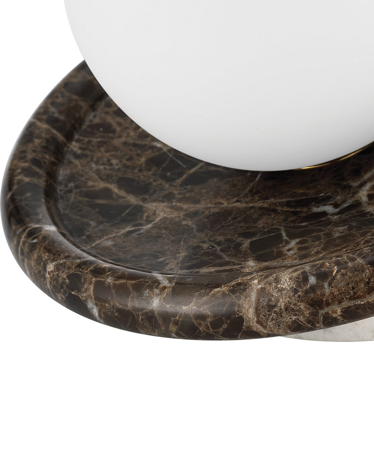 Currey and Company 6700-0031 Navigation sans fil Lampe de table en marron/blanc/opaque