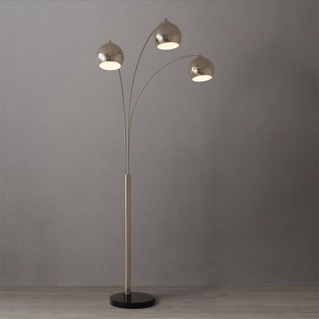 Lampe sur pied arquée à 3 lumières Nova of California 2310800SN Original 1962, finition nickel satiné/noir