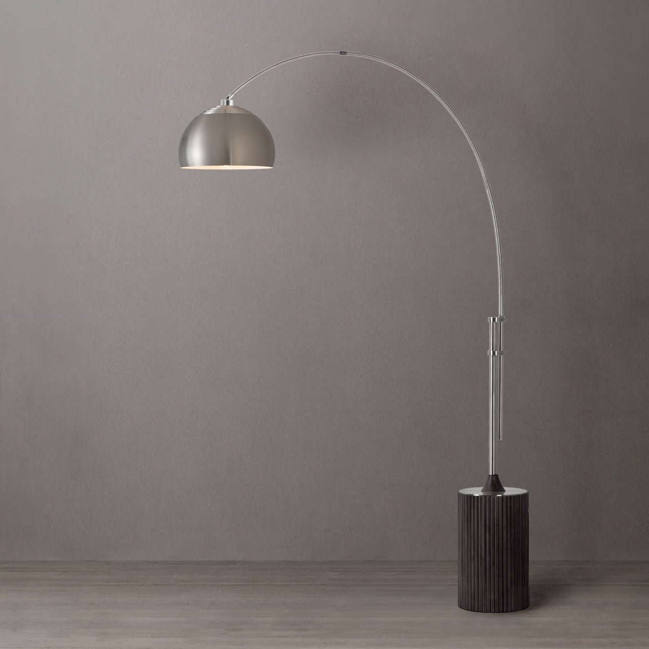 Lampe à arc demi-dôme Tambo de Nova of California 2113834SN en nickel satiné/chêne noir