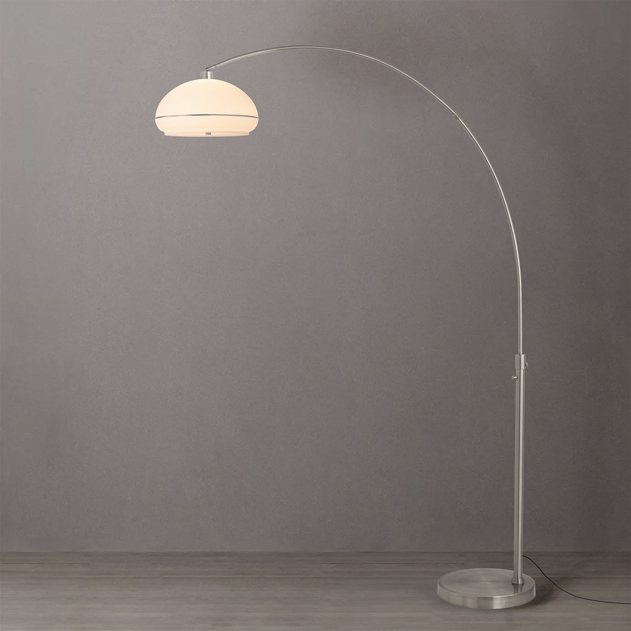 Lampe à arc Simple Morelli de Nova of California 2115825SN en nickel satiné