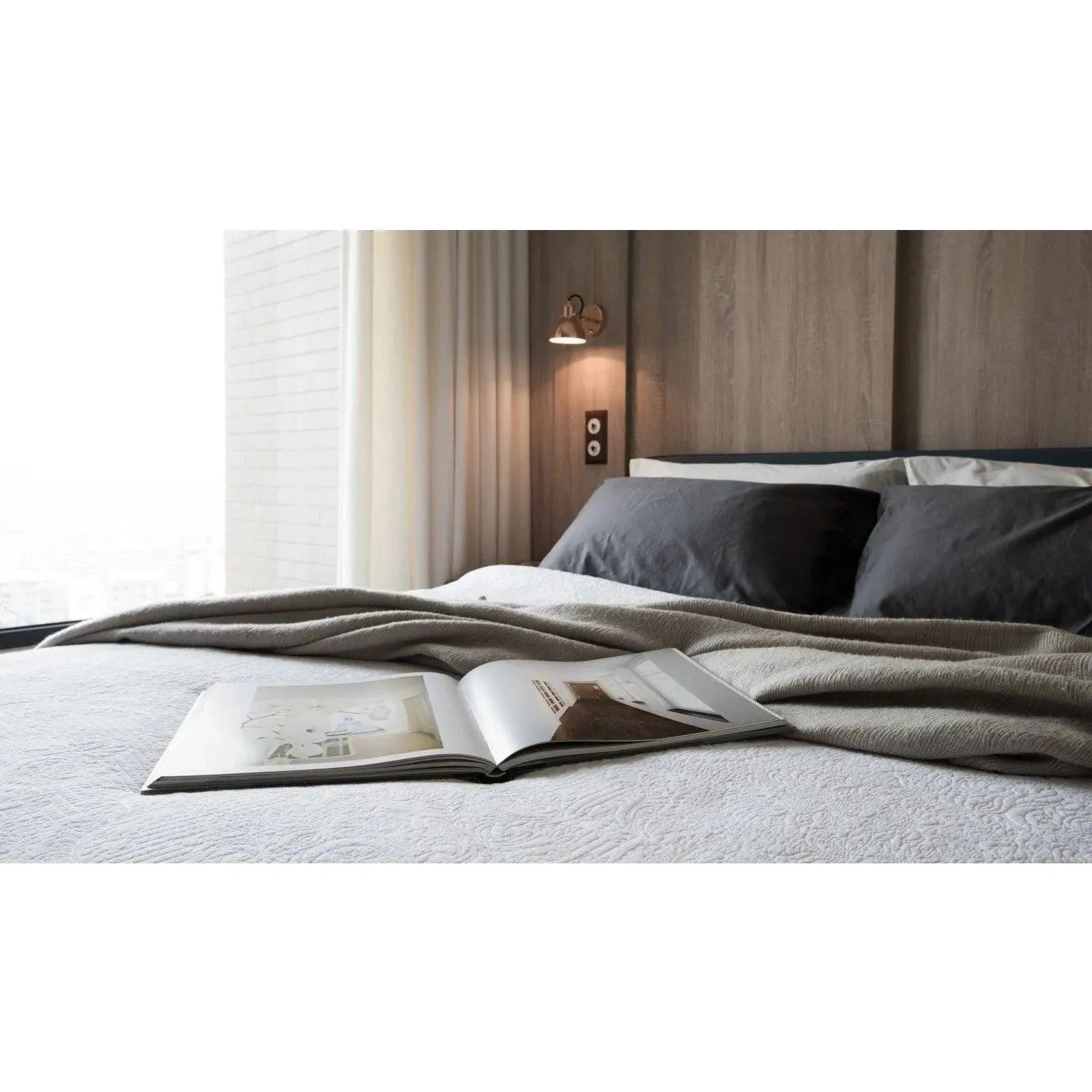 Seed Design - Laito mini Wall Lamp - SQ-793MWR-BK | Montreal Lighting & Hardware